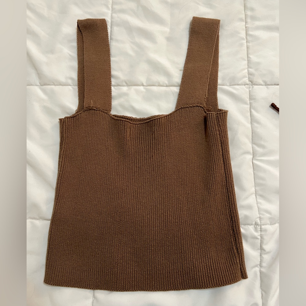 Brown cropped tank top